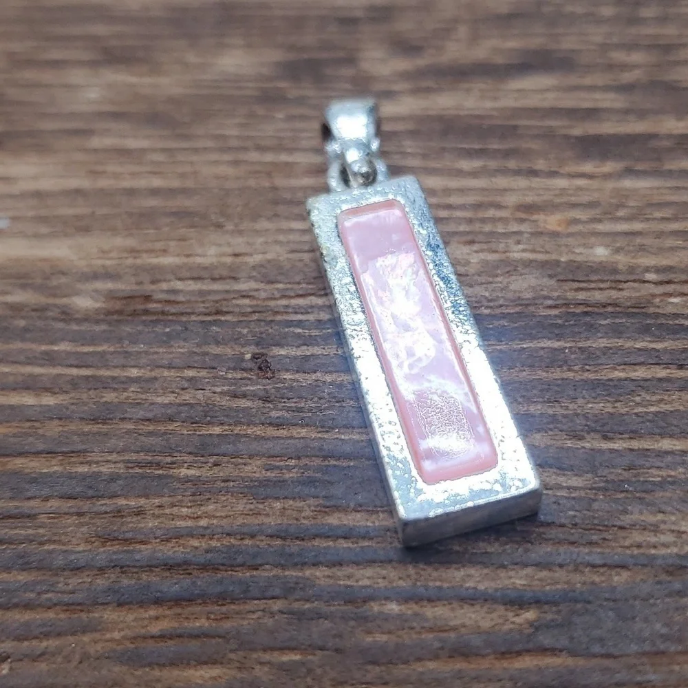 P114‎ moon essence pink pendulum pendant